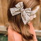 Neutral floral knot