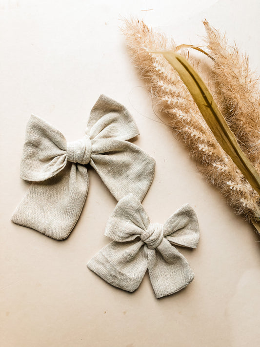 Cream knot