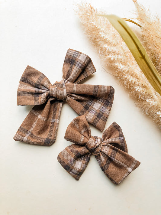 Brown plaid knot